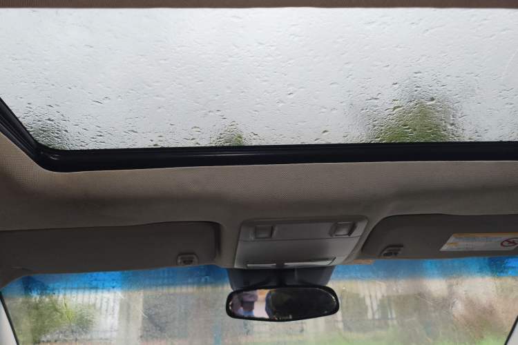 Used Chevrolet Cruze 2013 1.6L SL Sunroof Edition MT Headliner