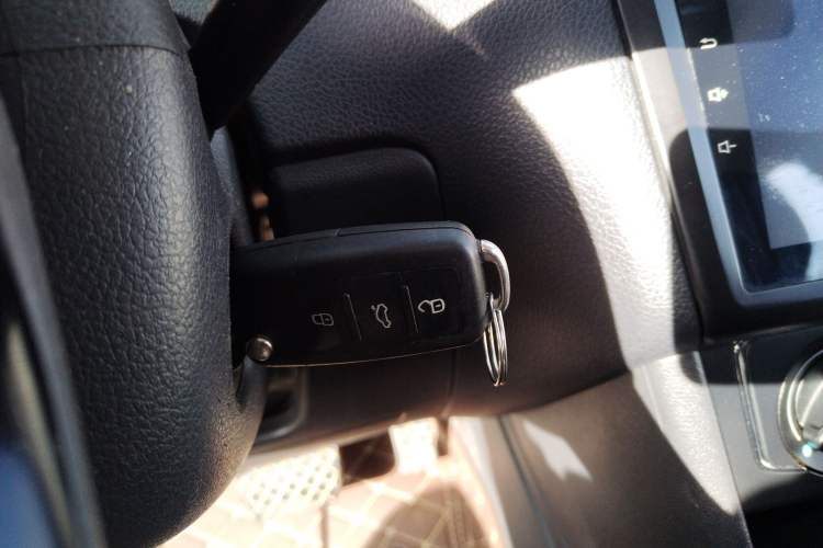 Used Volkswagen Polo 2016 1.6L Automatic Comfort Model
