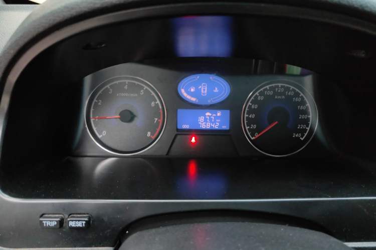 Used Geely Auto Classic Emgrand 2013 Hatchback 1.5L Manual Entry-Level Model