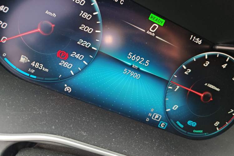 Used Mercedes-Benz C-Class 2020 Restyled C 260 L Sport Edition Odometer Close Up