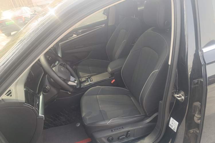 Used Volkswagen Passat 2024 330TSI Elite Edition Left Front Seat