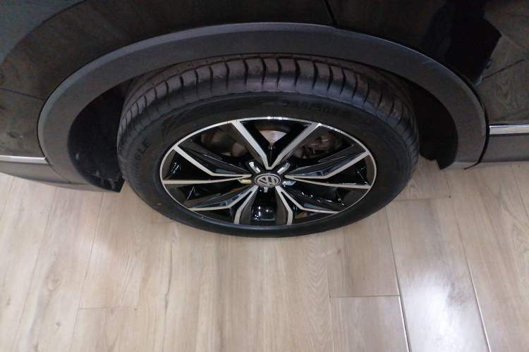 Used Volkswagen Tiguan L 2019 Revised 330TSI Automatic Two-Wheel Drive Smart & Luxury Edition China VI Standard Right Rear Wheel Hub