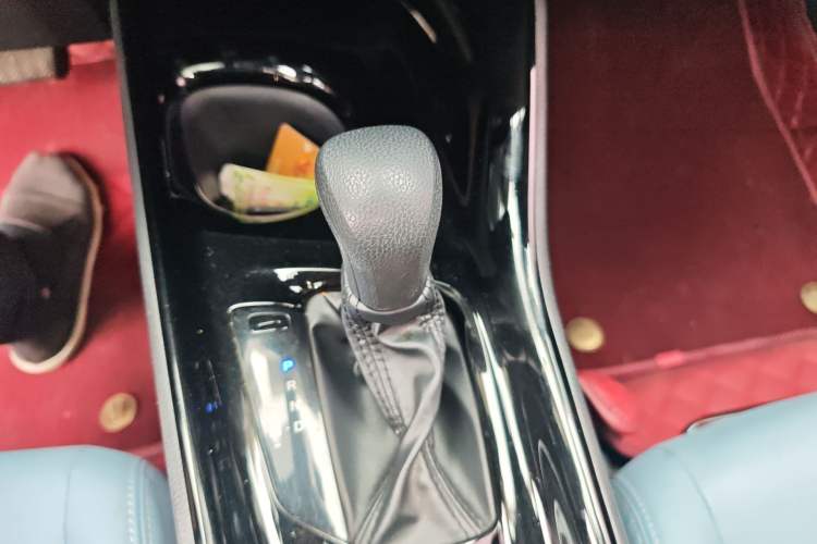 Used Toyota IZOA 2020 2.0L Yi Xiang CARE