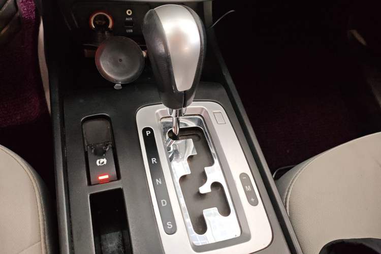 Used Bestune X80 2013 2.0L automatic comfort version
