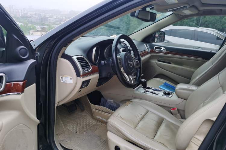 Used Jeep Grand Cherokee 2011 3.6L Luxury Navigation Edition