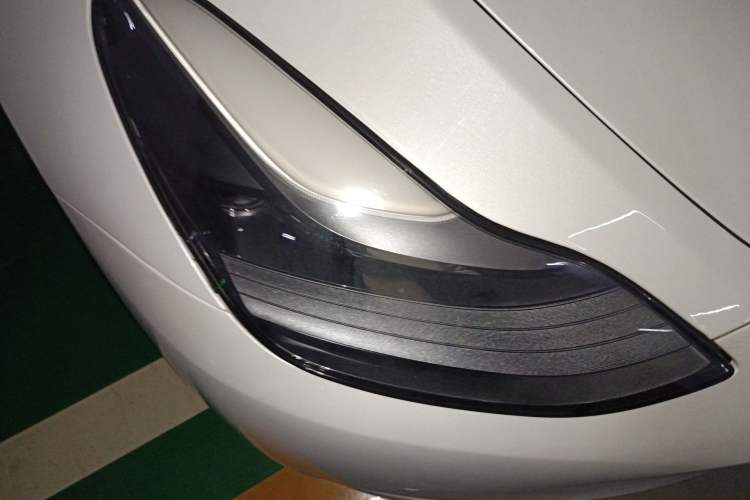 Used Tesla Model Y 2021 Standard Range Rear-Wheel Drive Version Right Front Headlight