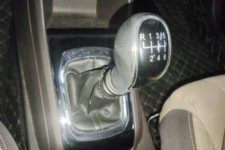 Used Baojun 310W 2017 1.5L Manual Fashion Edition China VI
