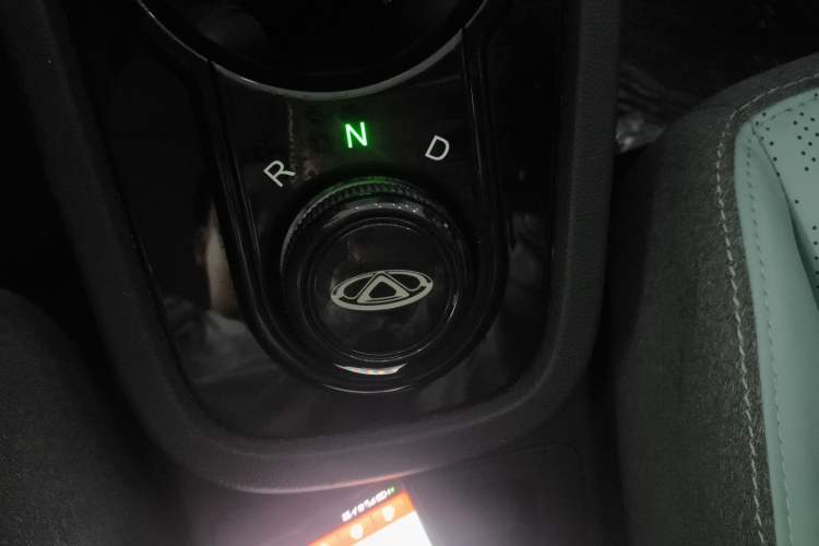 Used Chery QQ Little Ant 2022 Sweet Pink Edition Half-Sugar Version Lithium Iron Phosphate 29.2 kWh 30 kW 301 km