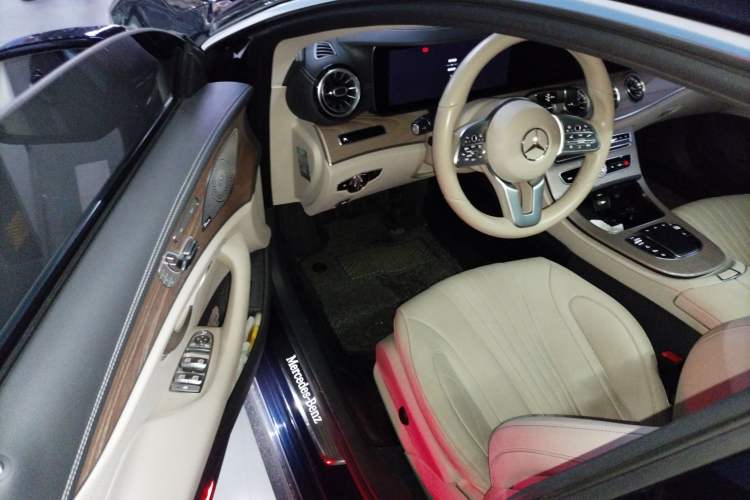 Used Mercedes-Benz CLS 2020 CLS 300 Luxury Model
