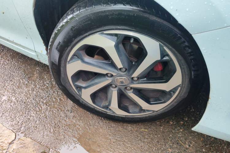 Used Honda Accord 2016 2.4L Prestige Edition Right Front Wheel Hub