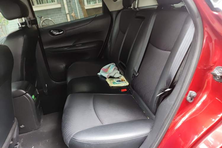 Used Nissan Tiida 2013 1.6L CVT Cool Cafe Edition
