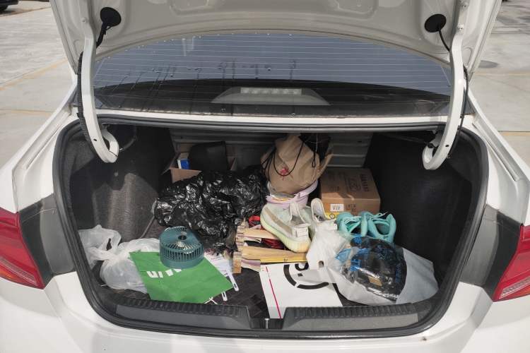 Used Volkswagen Jetta 2017 1.5L Automatic Fashion Model Trunk