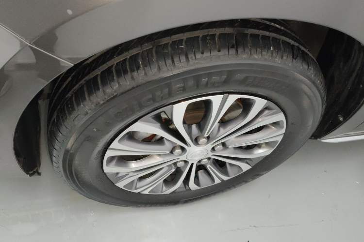 Used Buick GL8 2023 Land Executive Class Smart Enjoyment Model
