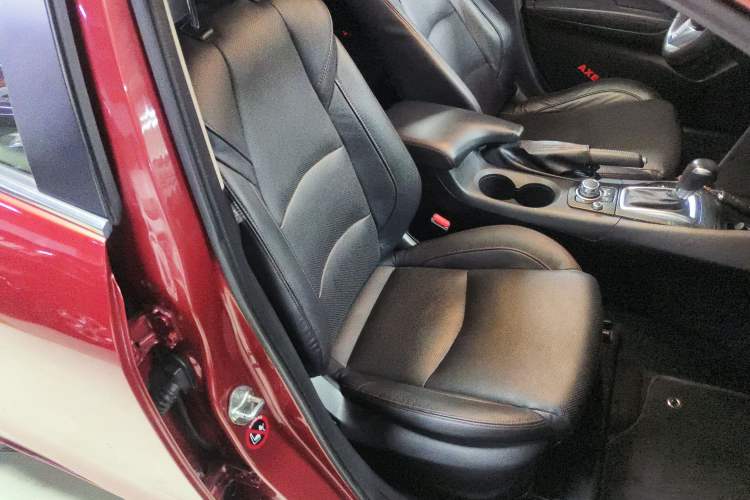 Used Mazda 3 Axela 2016 Sedan 2.0L Automatic Sport Model