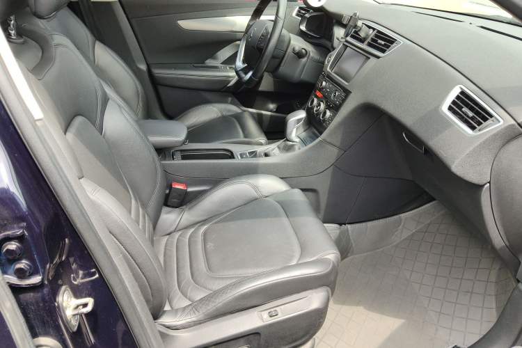 Used DS 5LS 2014 1.6T Luxury Edition THP160
