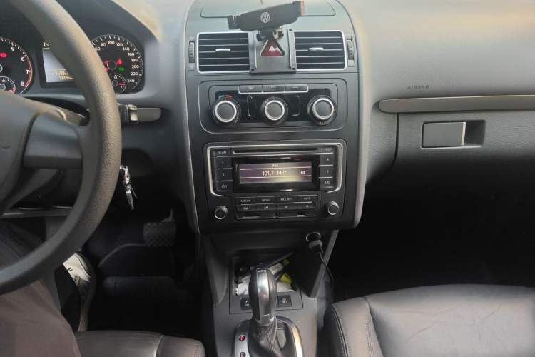 Used Volkswagen Touran 2015 1.4T DSG Comfort Edition 5 Seats