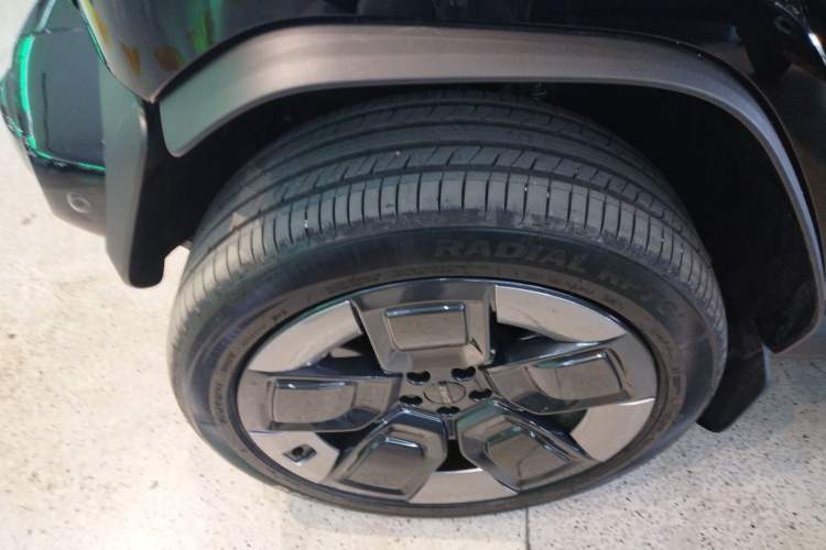 Used iCAR V23 2026 Model V23S 501 Four-Wheel Drive Peak Performance Edition Exterior 4