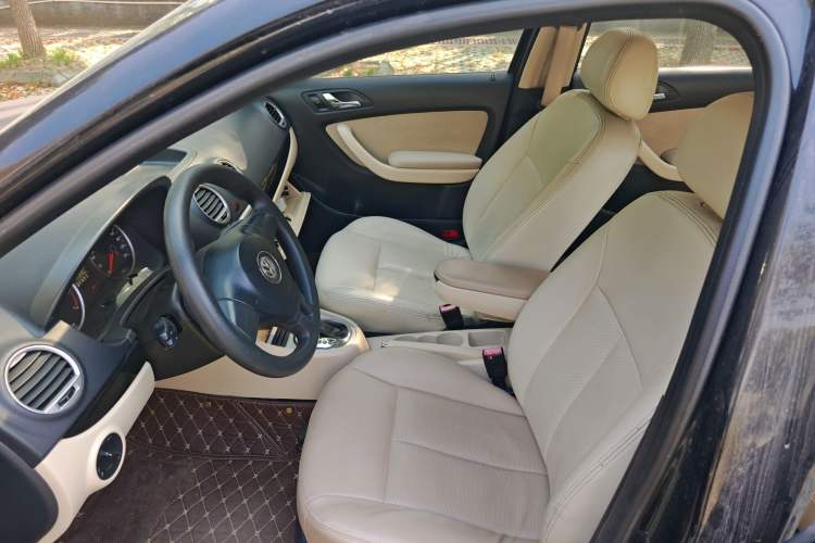 Used Volkswagen Lavida 2011 2.0L Automatic Premium Edition Driver Seat