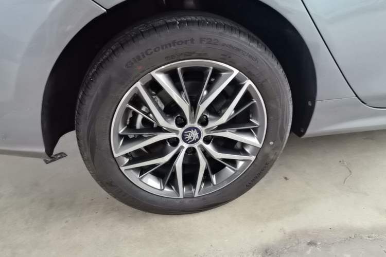 Used BYD Qin PLUS 2024 Honor Edition EV 420KM Leading Model
