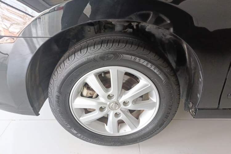 Used Nissan Sylphy 2016 Classic 1.6XE Manual Leading Edition Exterior 4