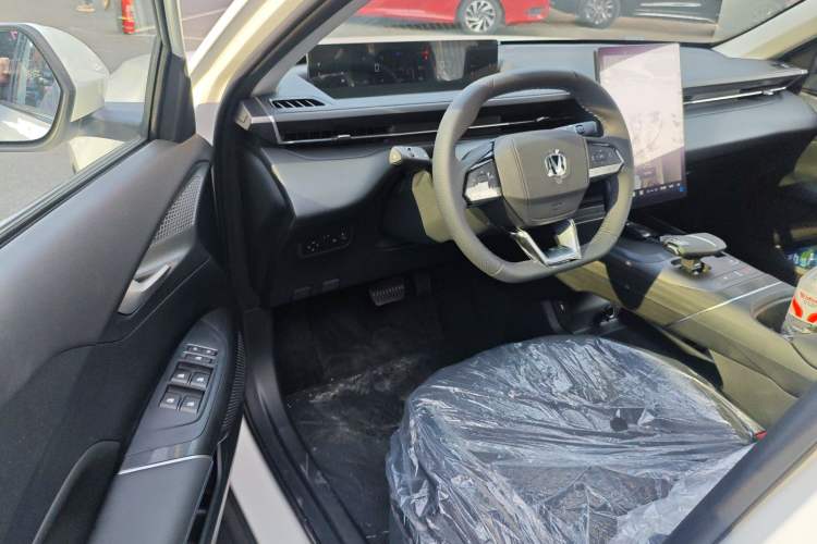 Used Changan Eado 2025 Blue Whale 1.5T 500Bar Prestige Model