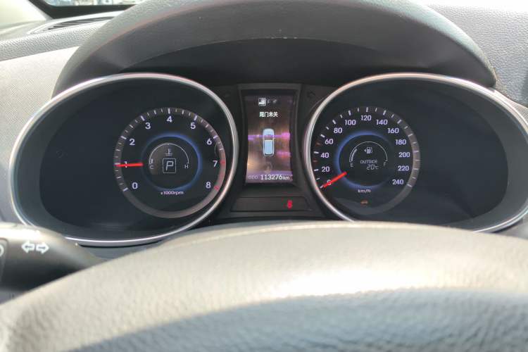 Used Hyundai Santa Fe 2013 Revised Version 2.4L Automatic All-Wheel Drive Luxury Trim
