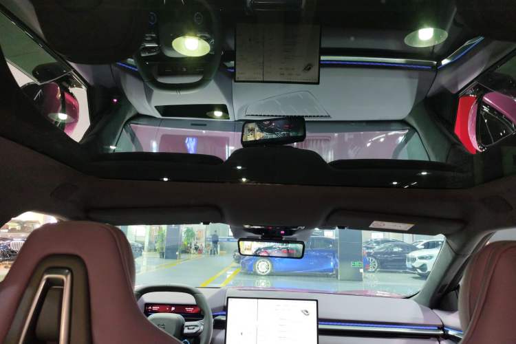 Used XPeng P7 2025 Model—750 All-Wheel-Drive High-Performance Ultra