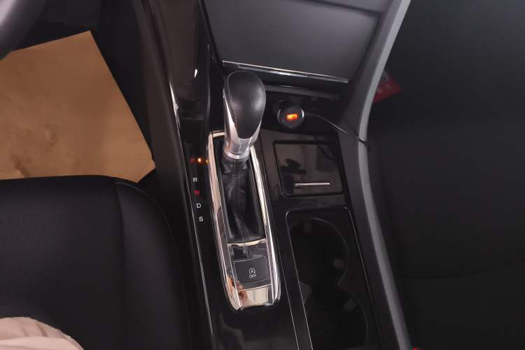 Used Honda Spirior 2017 2.0L Classic Edition Gear Lever