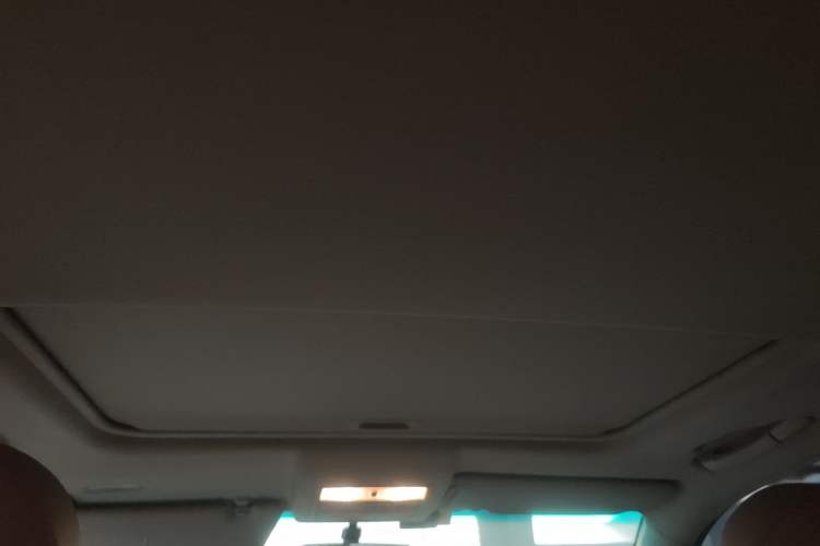 Used Toyota Highlander 2011 2.7L Two-Wheel Drive 7-Seater Luxury Edition
