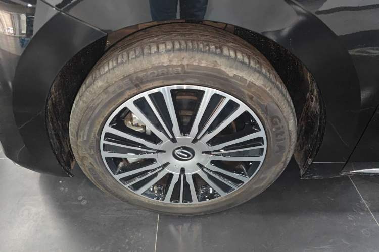 Used GAC Trumpchi E8 New Energy 2024 150km MAX+ Left Front Wheel Hub