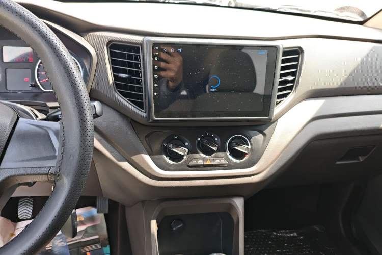 Used Wuling Hongguang V 2022 1.5L Jingqu Edition Electric-Assist LAR
