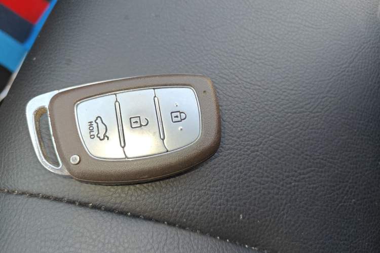 Used Hyundai Verna (older generation) 2014 1.4L Automatic Leading-Edge GLX
