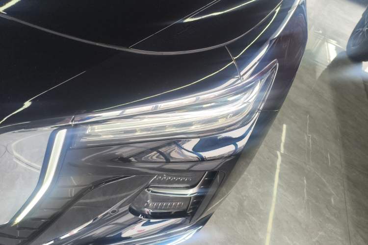 Used Hongqi H5 2023 1.5T DCT Smart Connect Flagship Edition Left Front Headlight