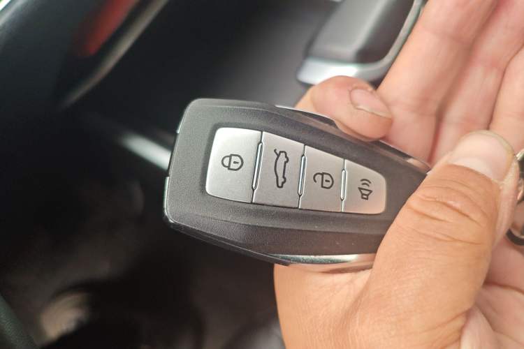 Used Geely Auto Emgrand 2023 4th Generation Champion Edition 1.5L CVT Luxury Model Vehicle Key