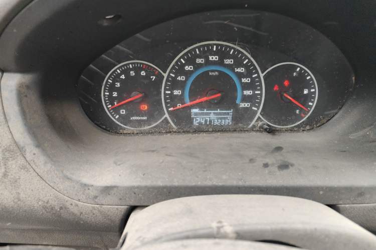 Used Wuling Rongguang V 2016 1.5L Standard Version Odometer Close Up