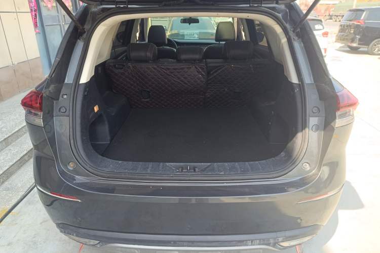 Used CHANGAN OSHAN X7 2020 1.5T Manual Luxury Version Trunk