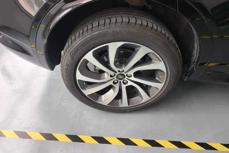 Used Land Rover Discovery Sport 2020 249 PS R-Dynamic Performance Edition