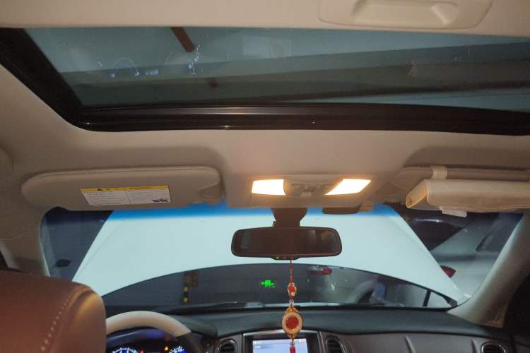 Used Infiniti QX50 2013 2.5L Two-Wheel-Drive Elegant Edition
