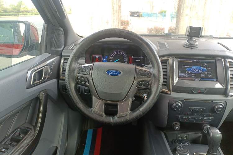 Used Ford Everest 2016 2.0T Gasoline Automatic 4x4 Flagship Edition
