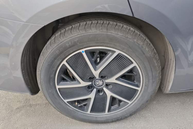 Used BYD Qin L 2025 DM-i Smart Drive 120KM Leading Model
