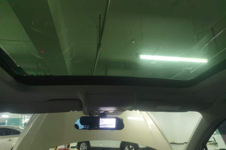 Used Volkswagen Tiguan L 2017 330TSI Automatic Two-Wheel Drive Luxury Edition
