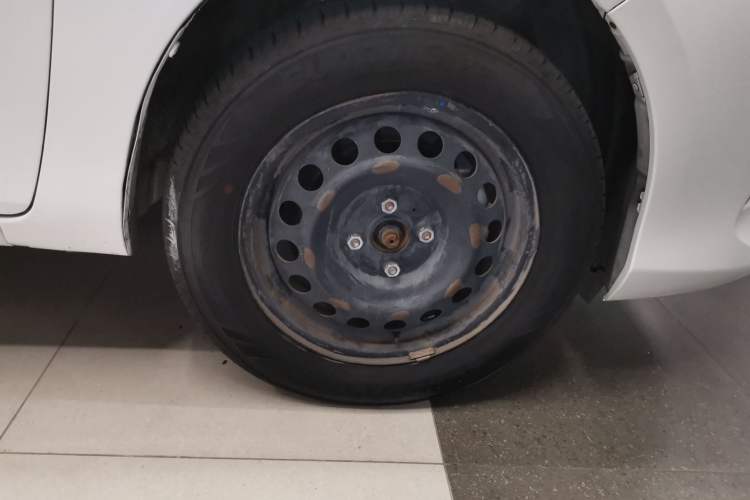 Used Toyota Vios 2017 1.5L CVT Innovation Edition Right Front Wheel Hub