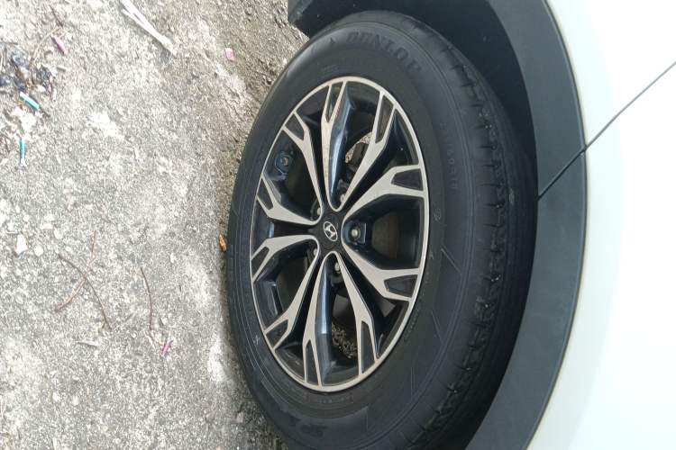 Used Hyundai Santa Fe 2017 2.4L Automatic Two-Wheel Drive Smart Version 5 Seats