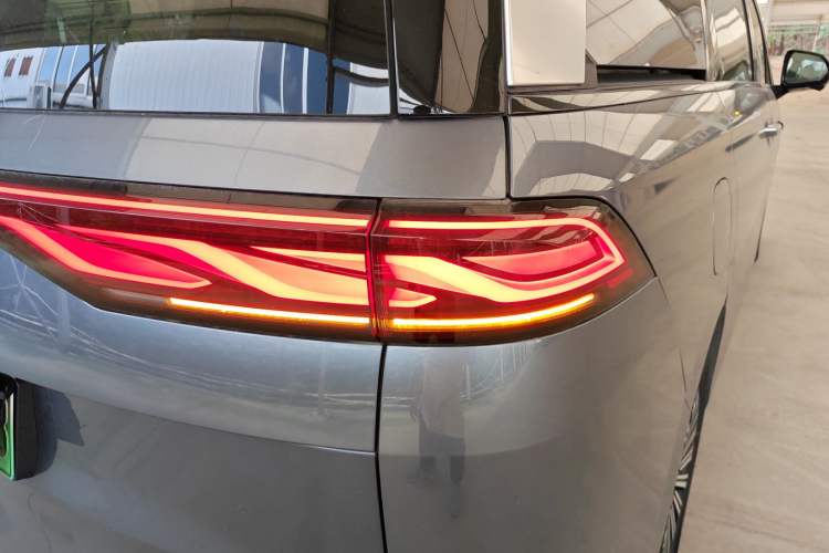 Used BYD Xia 2025 DM-i 1.5T 180km Excellence Model
