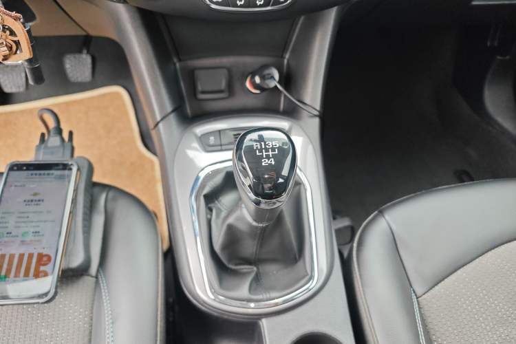 Used Chevrolet Cruze 2016 1.5L Manual Elite Edition Gear Lever