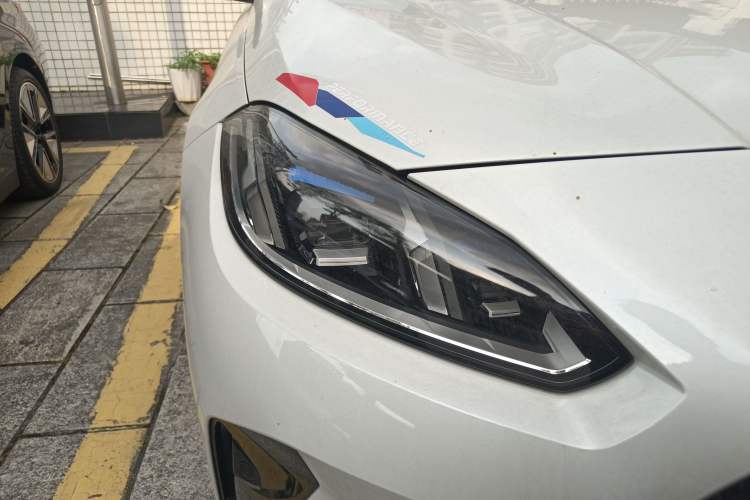 Used BMW 2 Series 2025 225L M Sport Package Right Front Headlight