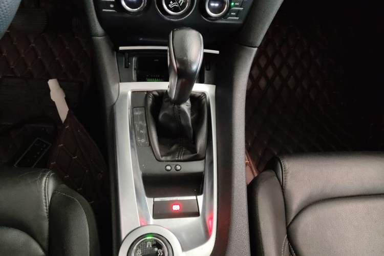 Used DS 6 2016 1.6T Luxury Edition THP160 Gear Lever