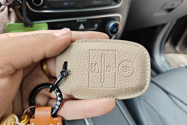 Used Kia Sorento 2013 2.2T 7-seat Diesel Luxury Edition Vehicle Key