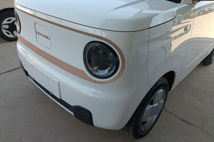 Used Geely Galaxy Panda 2024 Panda Mini 200km Endurance Bear