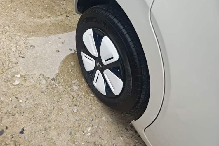 Used Wuling Hongguang MINIEV 2025 Four-Door Version Zhenxiang+ Edition Exterior 5